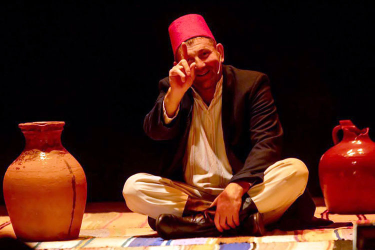    В основе уголовного дела была продажа билетов на три постановки моноспектакля «Дервиш», роль в котором исполняет сам Садриев.   
Фото: «БИЗНЕС Online»