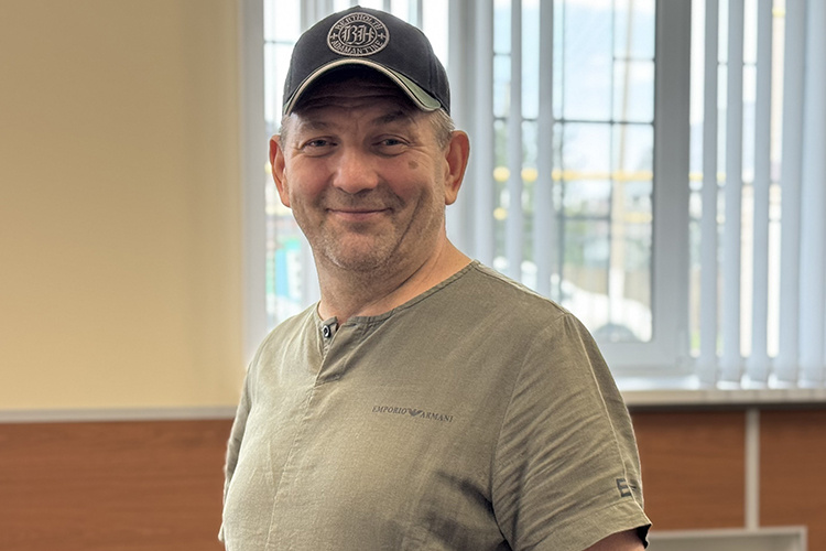    До сих пор Садриев не комментирует уголовное дело, но позиция его не изменилась, вину он не признает, так же отказывается от дачи показаний.   
Фото: Станислав Шемелов