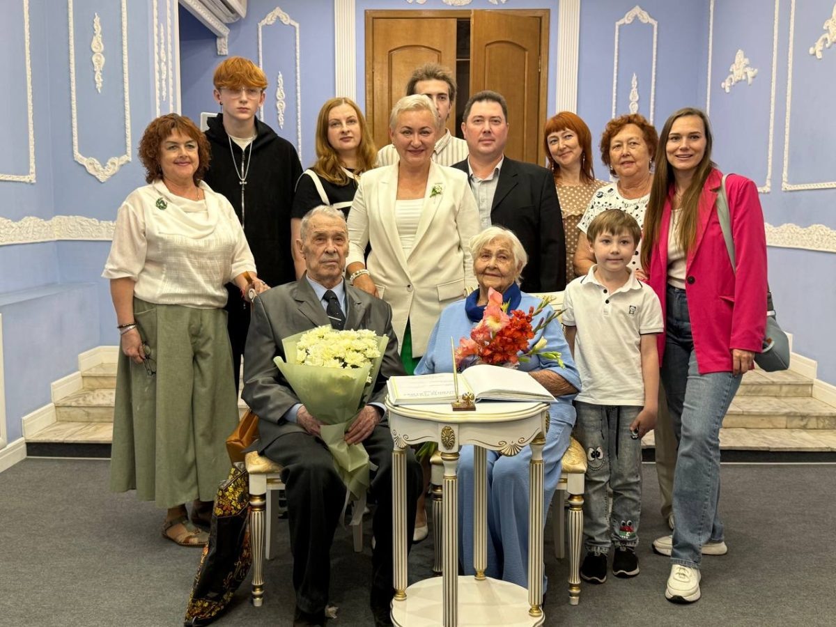    В Нижнем Новгороде состоялось торжественное чествование супругов, отмечающих 75-летие совместной жизни