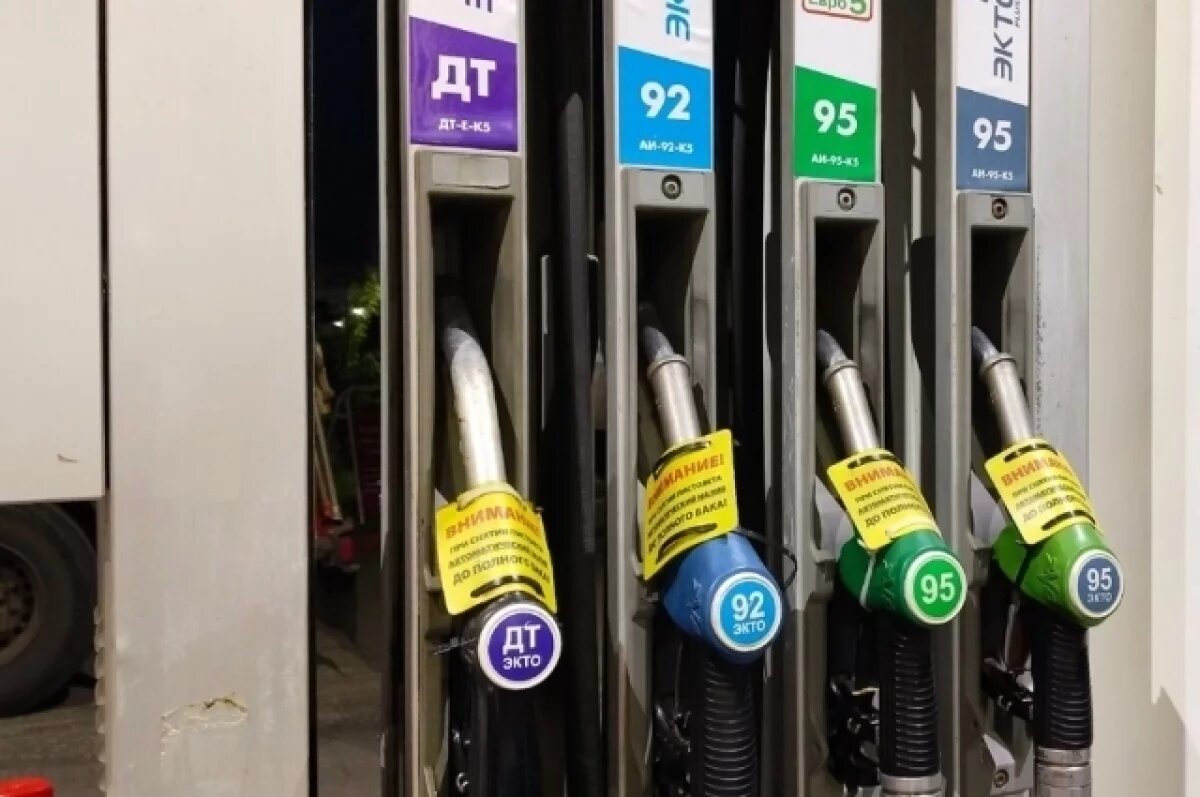    На заправках в Тверской области снова подорожал бензин
