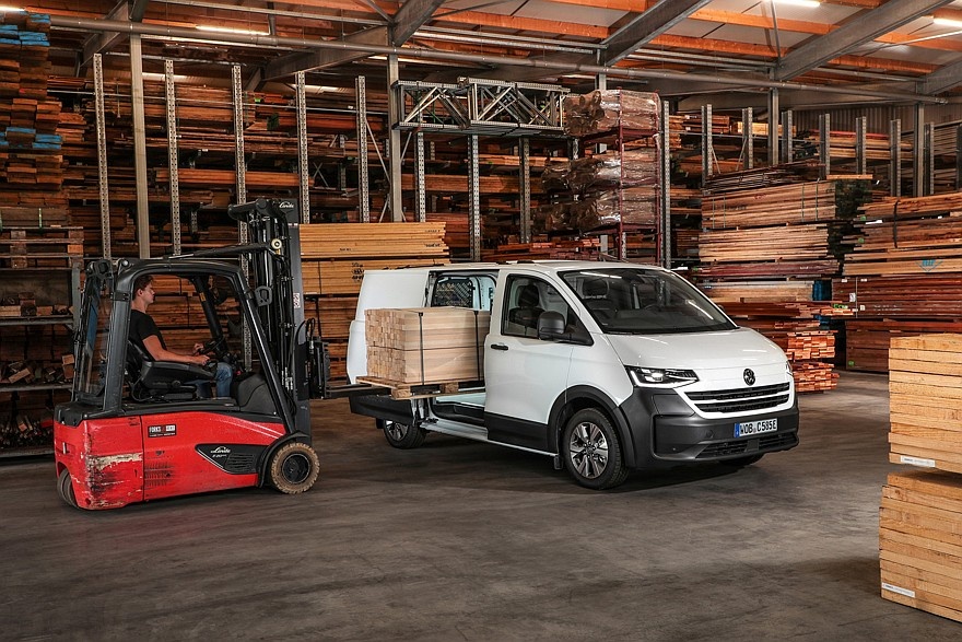   На фото: фургон Volkswagen Transporter