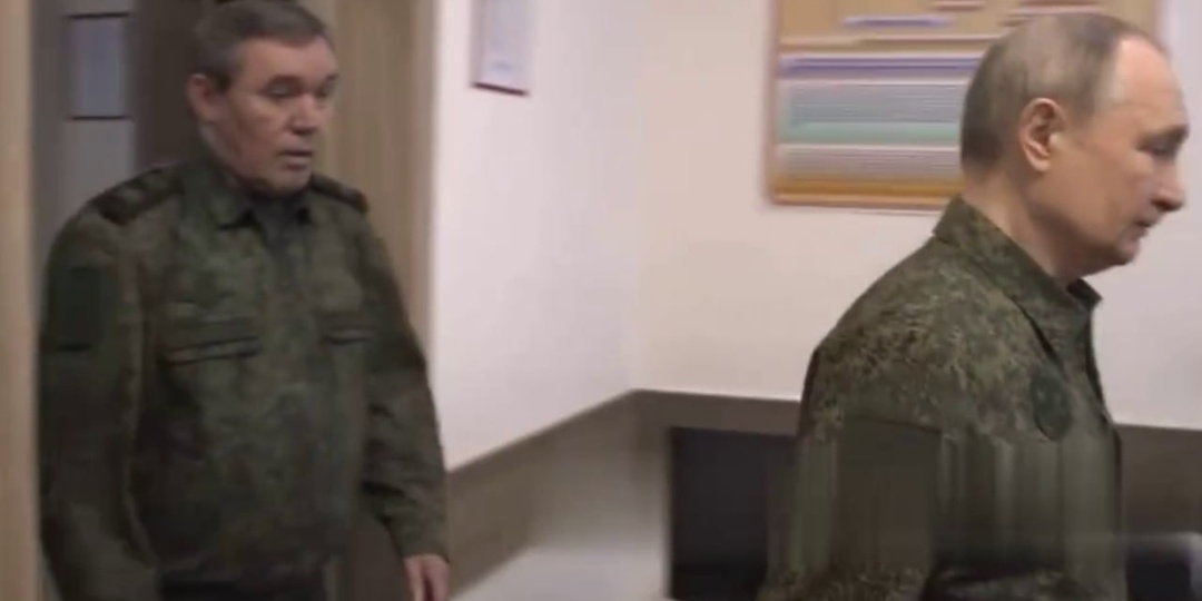 Слова, которые минимум вызывают недоумение: "Путину будет тяжело расставаться с Герасимовым, а придется"