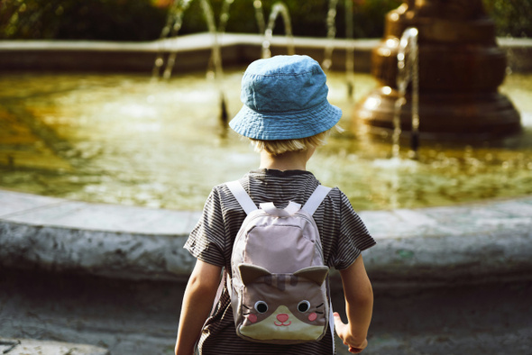     Maxim Tolchinskiy/Unsplash