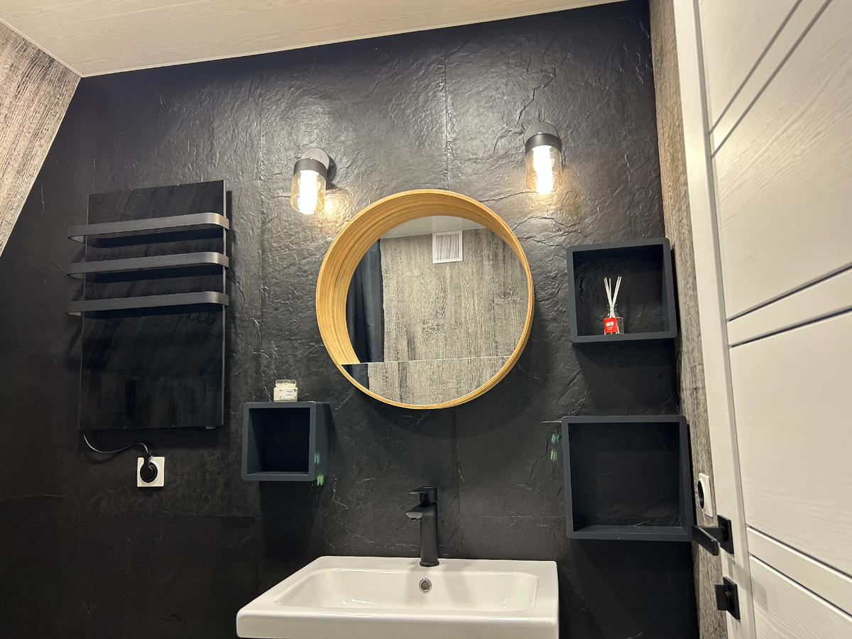 Черный гибкий сланец в ванной