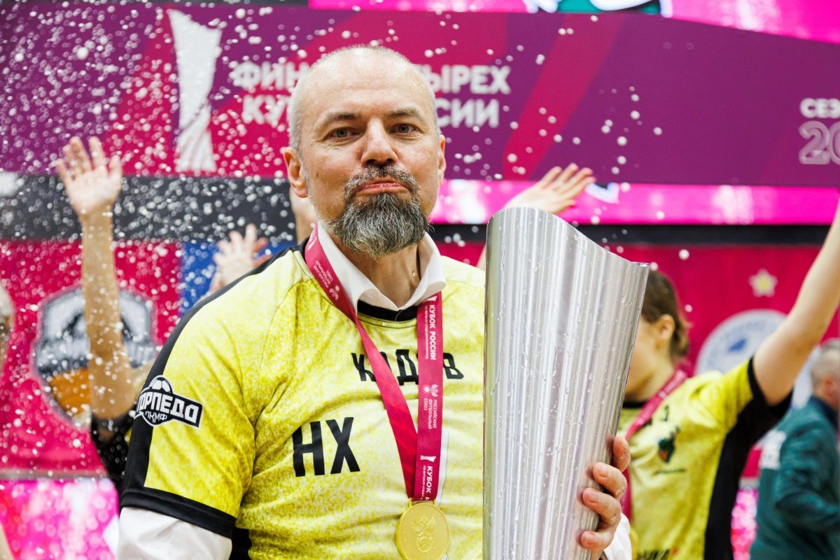    В женском футзале Николай Ходов уже познал вкус побед, теперь в планах проделать тот же пусть с мужским клубом \