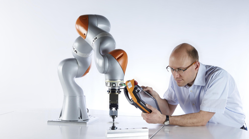    Робототехника или шпионаж, что выбираем?