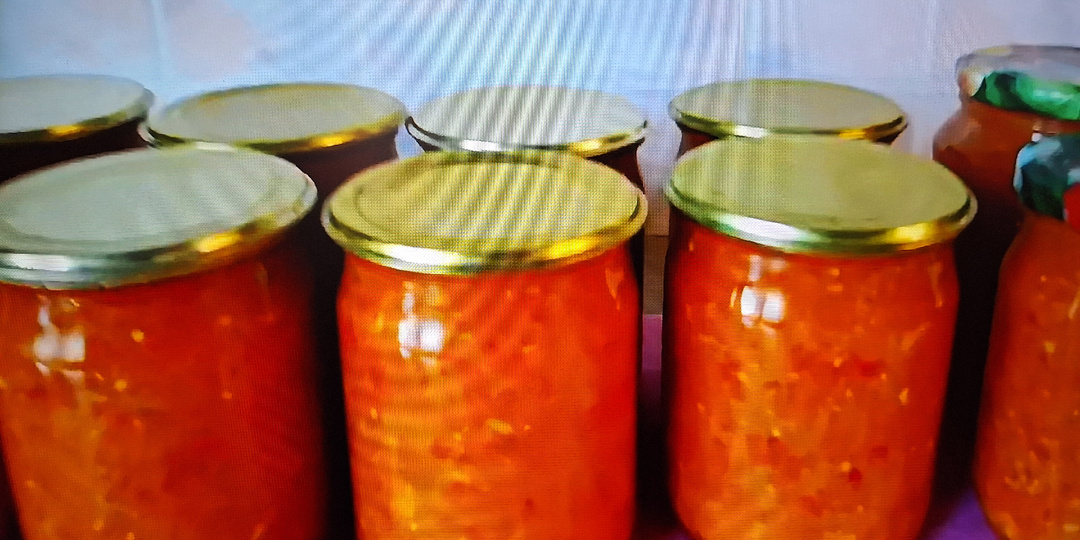 Простой рецепт идеальной закуски: икра из свежих огурцов на зиму.