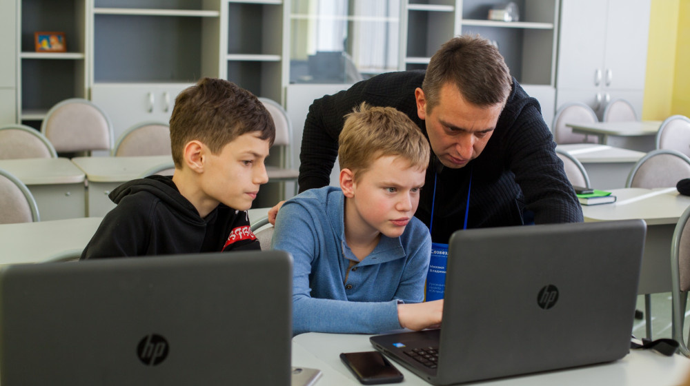    Как школьники взламывают электронный дневник