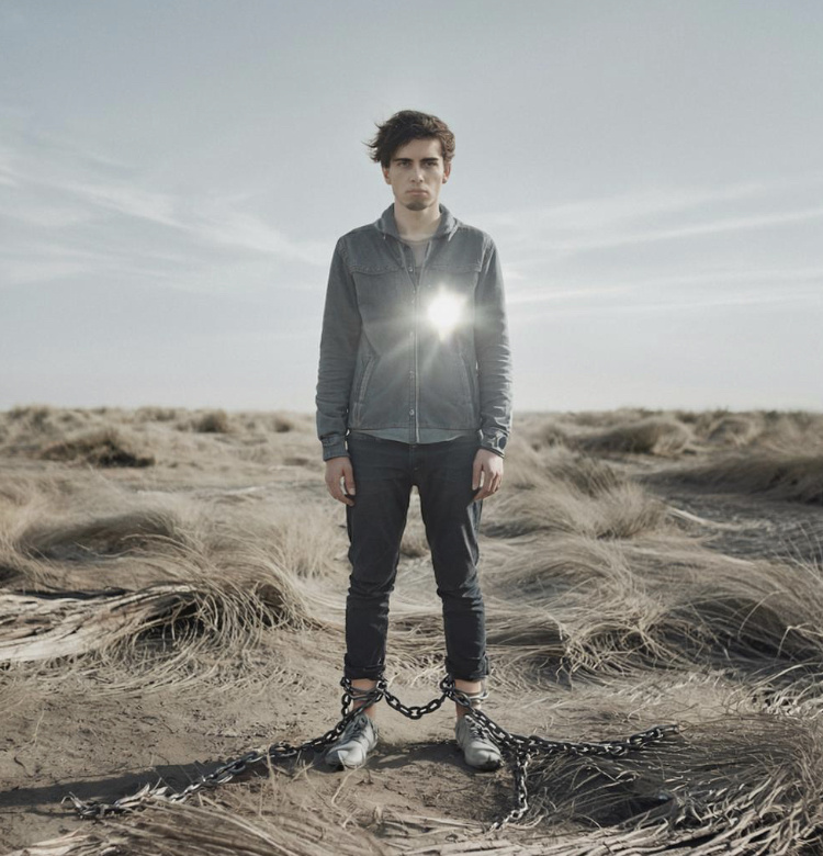 В цепях чужих установок нелегко распознать свое понимание жизни