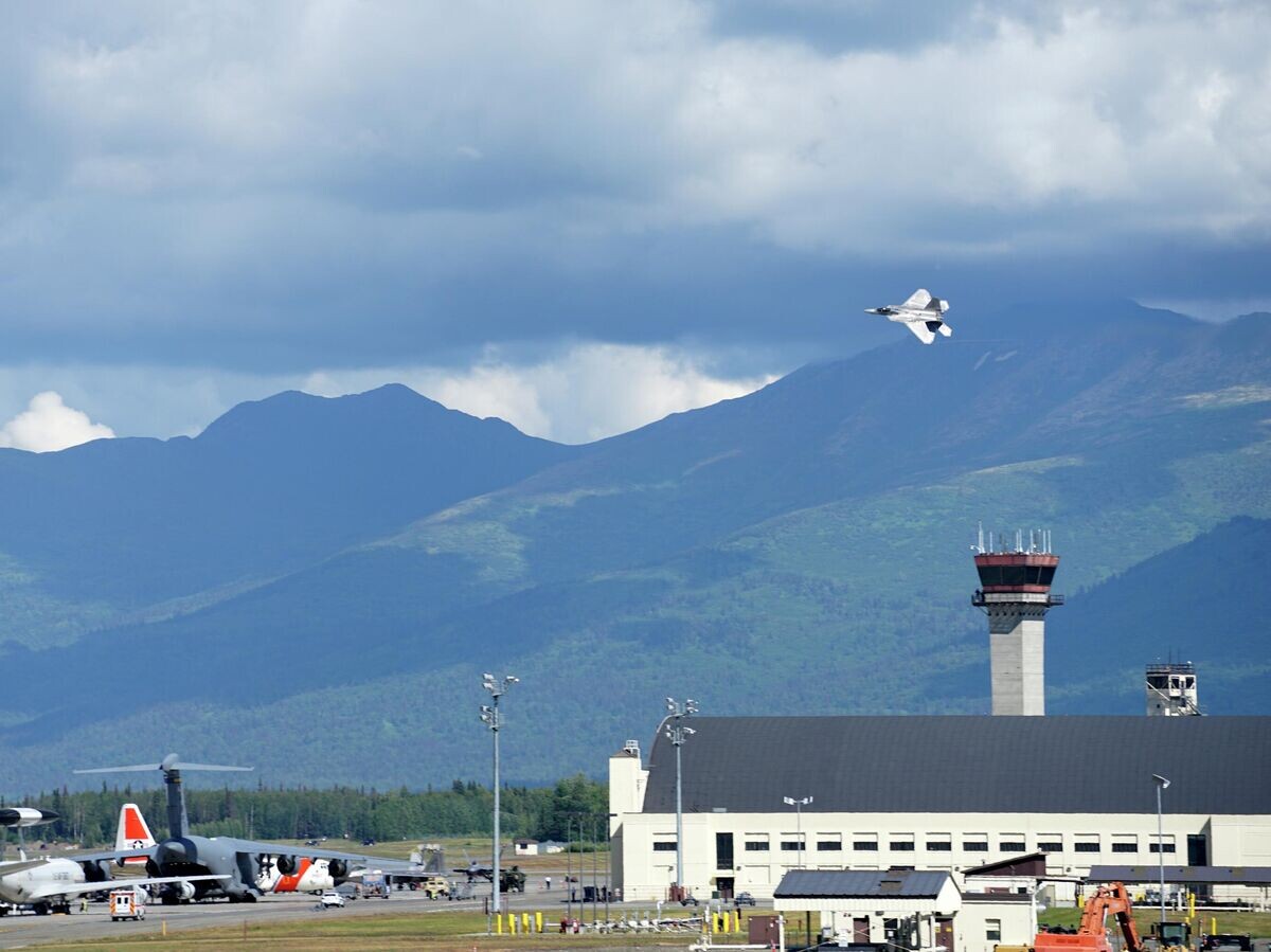    Военная база Эльмендорф-Ричардсон в Анкоридже, США© Фото : U.S. Air Force / Angela Earle