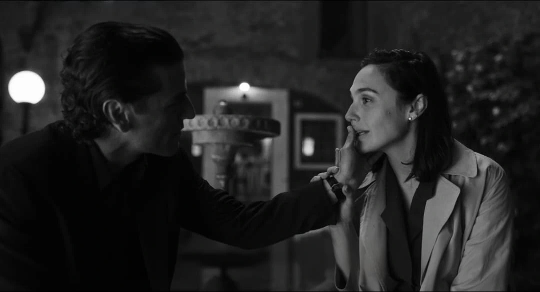 Ник и Джульетта (в исполнении Оскара Айзека и Галь Гадот) | фото нашла в фан-аккаунте Оскара Айзека