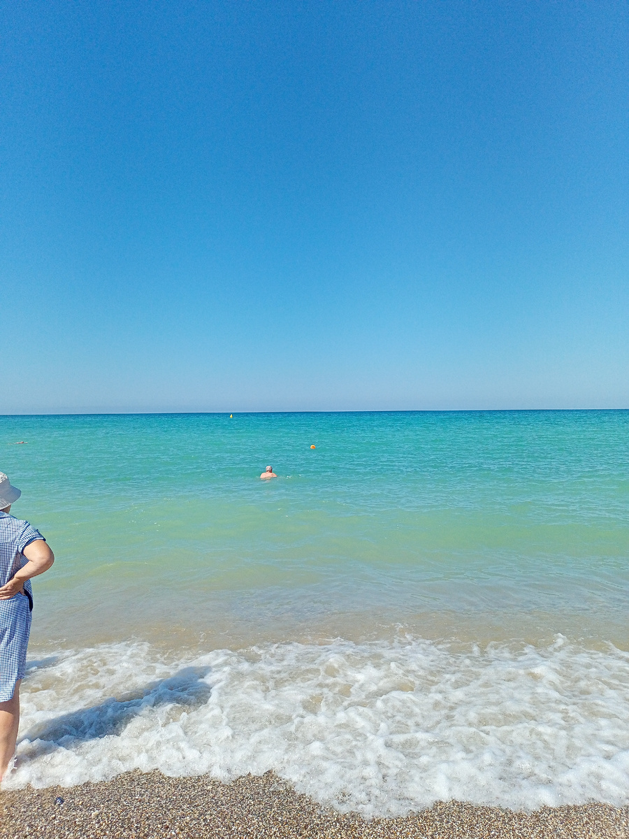 На море в Саках. Надеюсь, скоро будем...