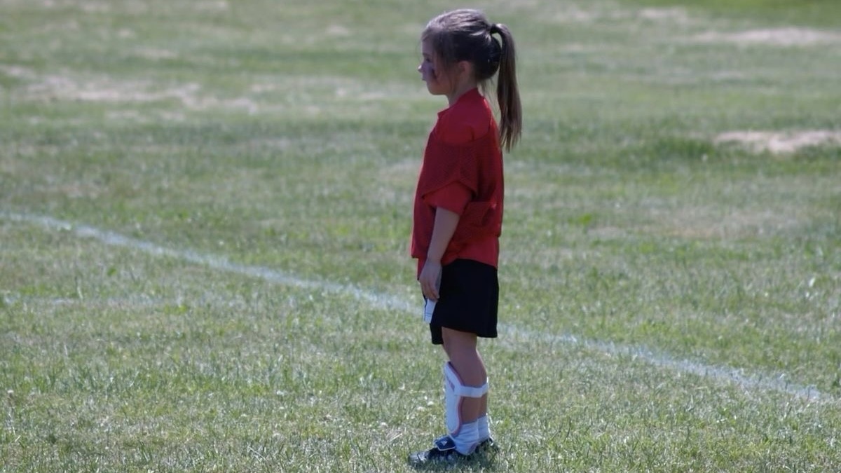 Девочка-футболистка