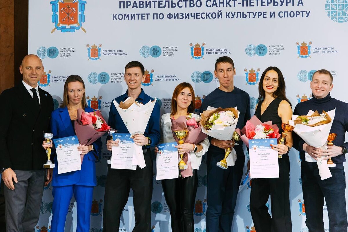 Победители прошлого года. Кубки симпатичные! 