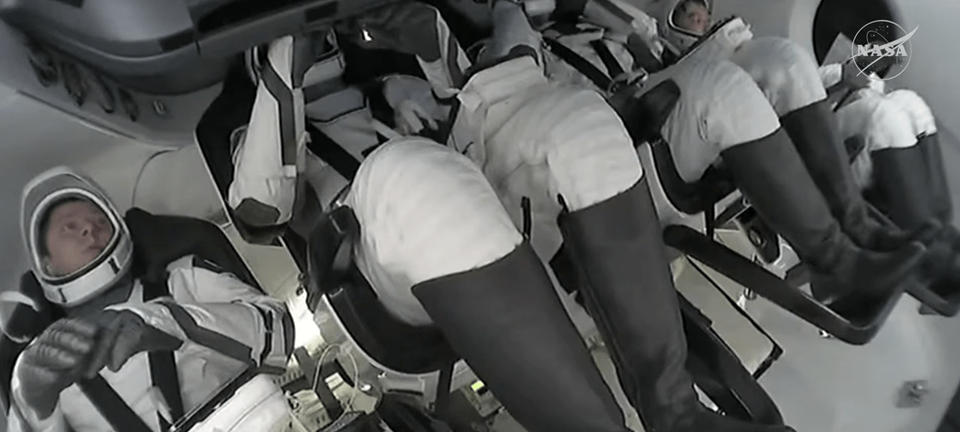 Экипаж Crew-10 готовится к посадке. Фото: NASA-TV