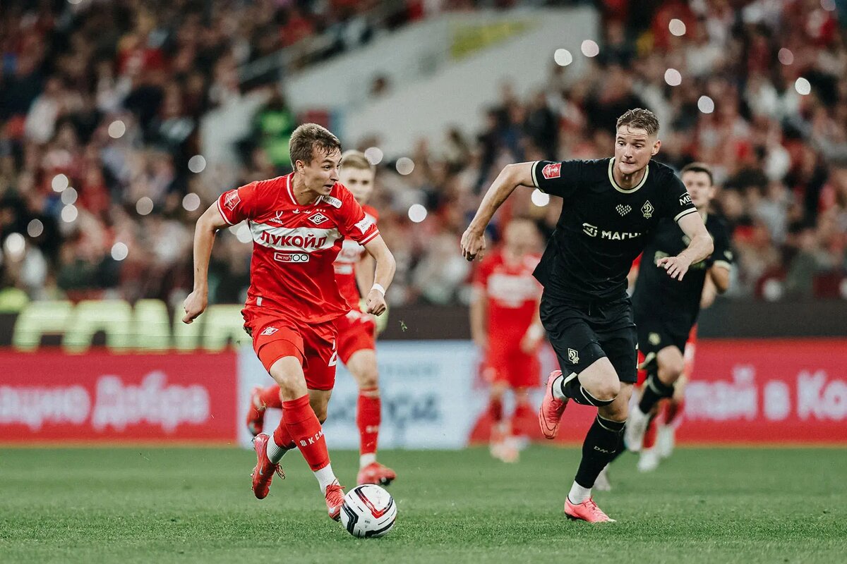 Никита Массалыга (слева). Фото ФК СПАРТАК