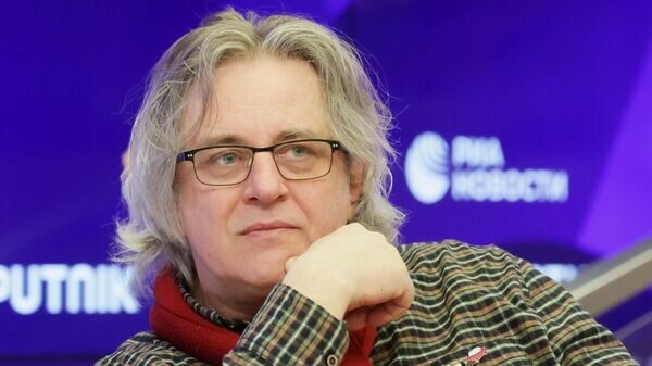 Александр Алексеевич Шаганов (род. 4 марта 1965, Москва) — советский и российский поэт-песенник, автор слов к популярным эстрадным песням