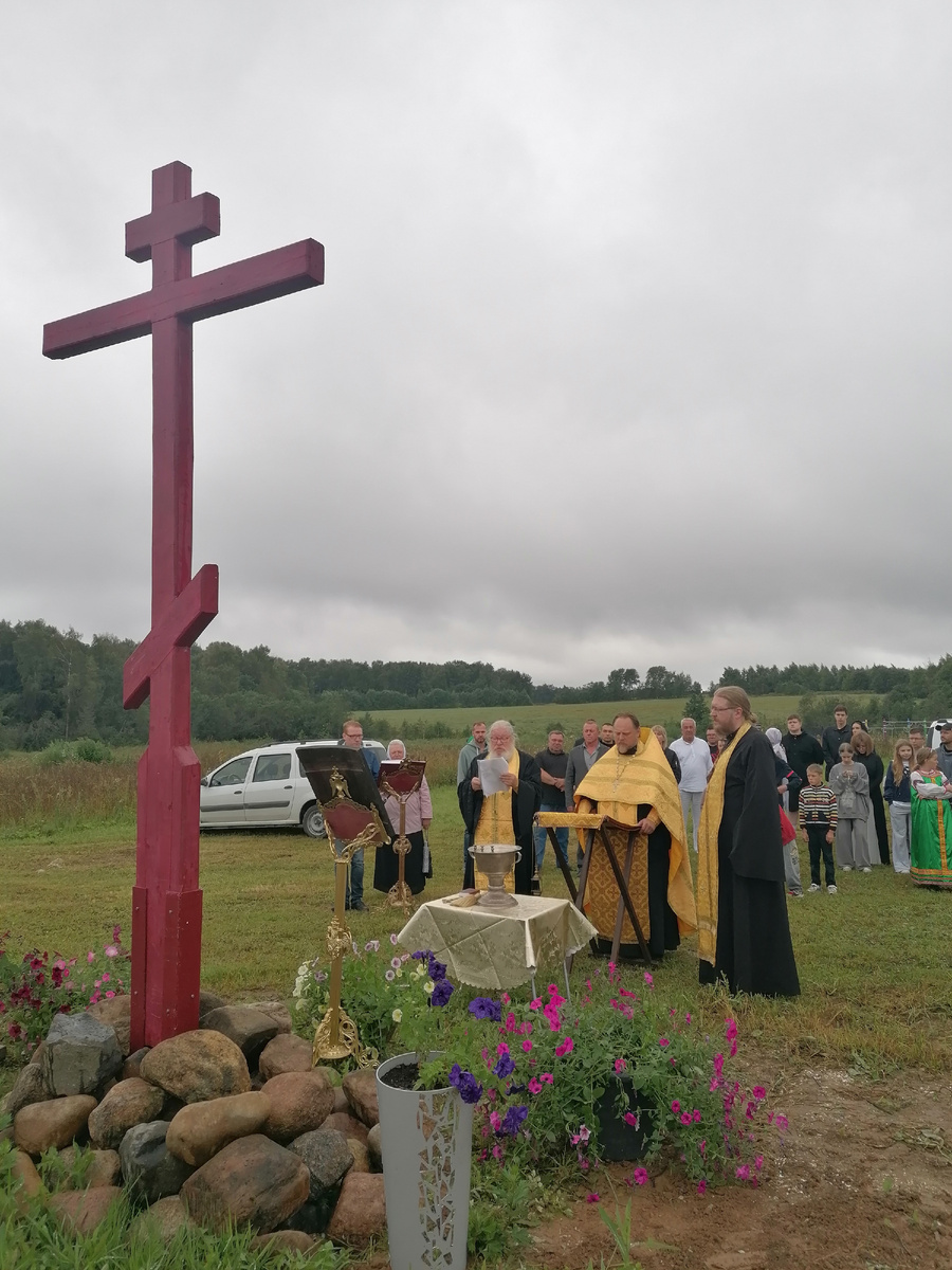 Освящение Креста на месте будущего храма. Фото Инги Филипповой