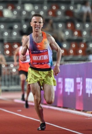    Владимир Никитин побил рекорд России в беге на 10 000 м. / Фото: РИА Новости