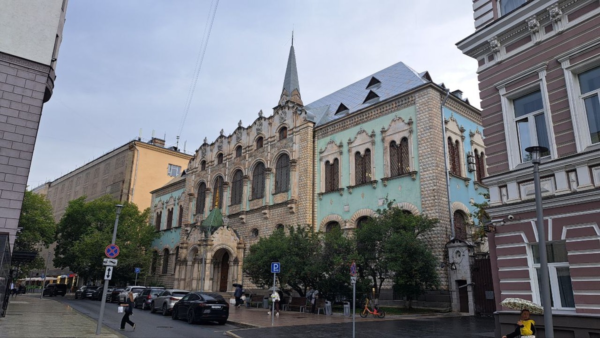 Шкатулка в Настасьинском переулке