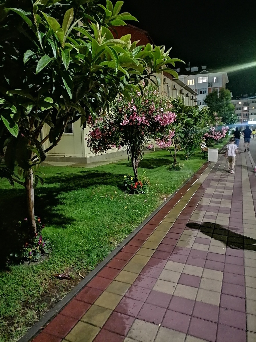 Фото с прошлого отпуска. Очень скучаем.