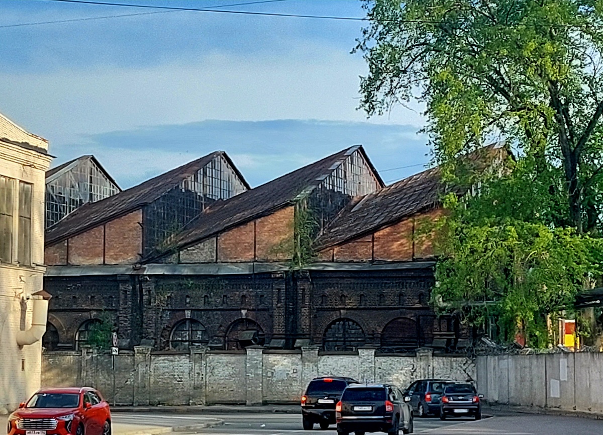 Даже утилитарное промышленное здание может быть эффектным. 