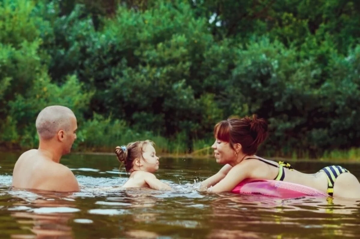    Купаться можно только в проверенных водоемах.