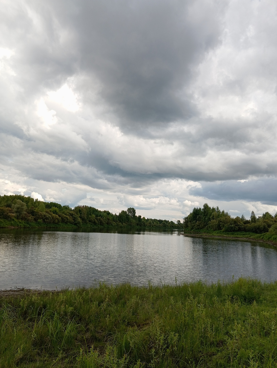 Кажется, что можно дотянуться до облаков . 