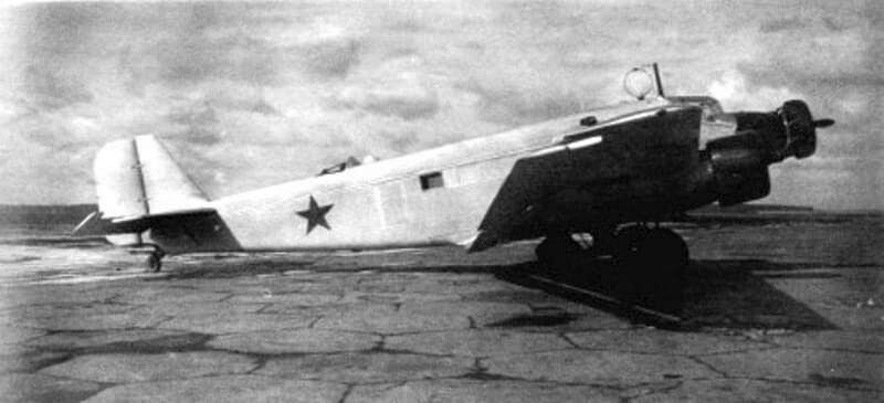 Транспортник Ю-52.