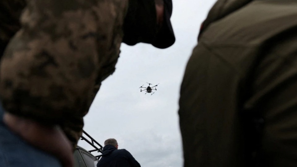 Жительница Красноармейска выбежала на встречу российскому дрону с иконой: вот что хотела показать женщина