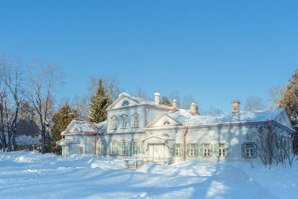 Перед вами — зимний вид на главный дом усадьбы!