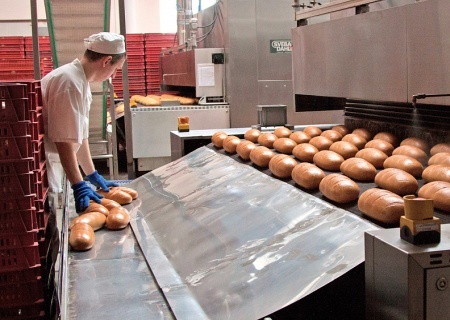    Работники «Луганск-Нива» увольняются из-за низких зарплат, но власти ЛНР сообщают об их увеличении