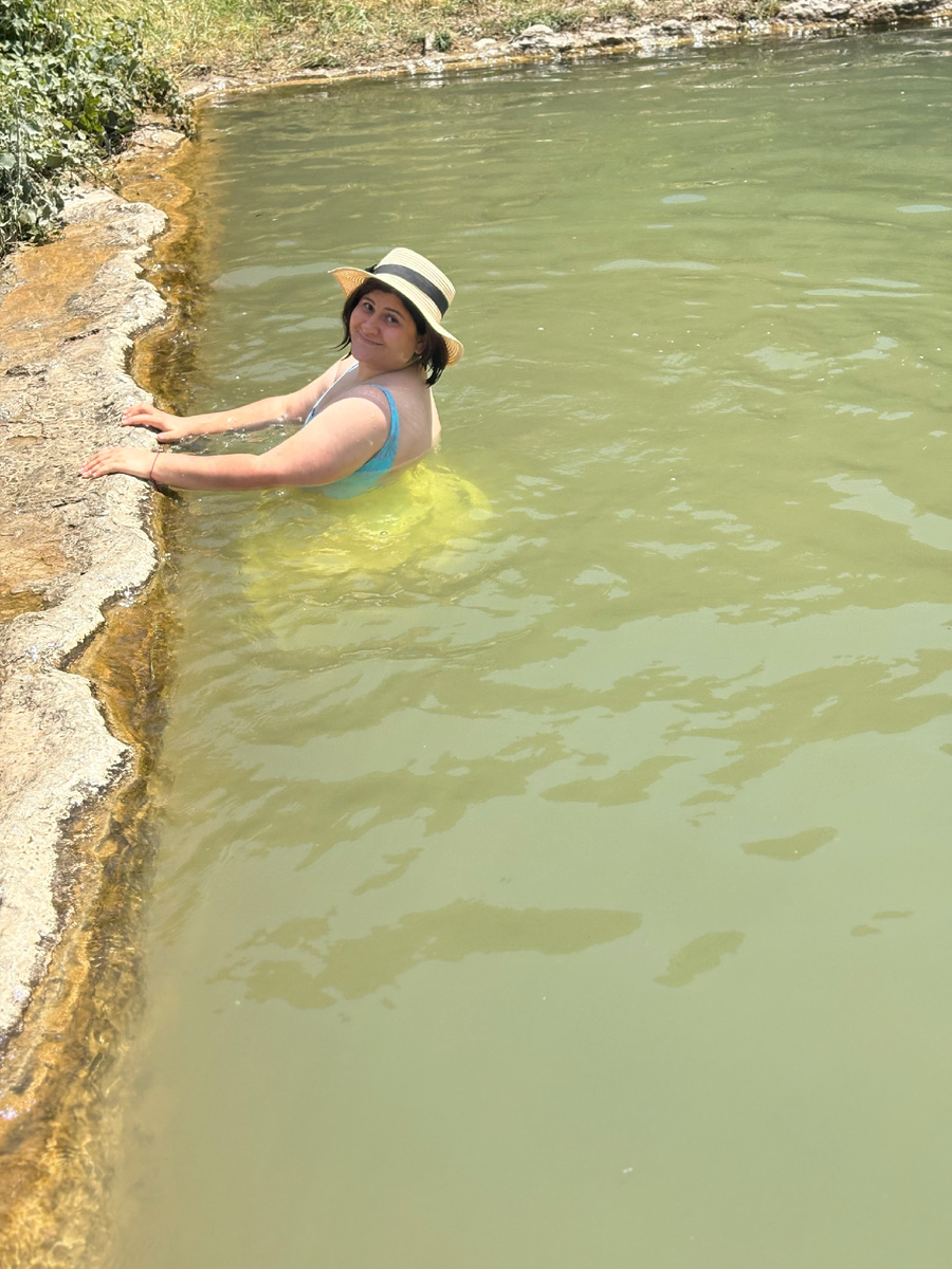 Счастливый автор канала в том самом прудике