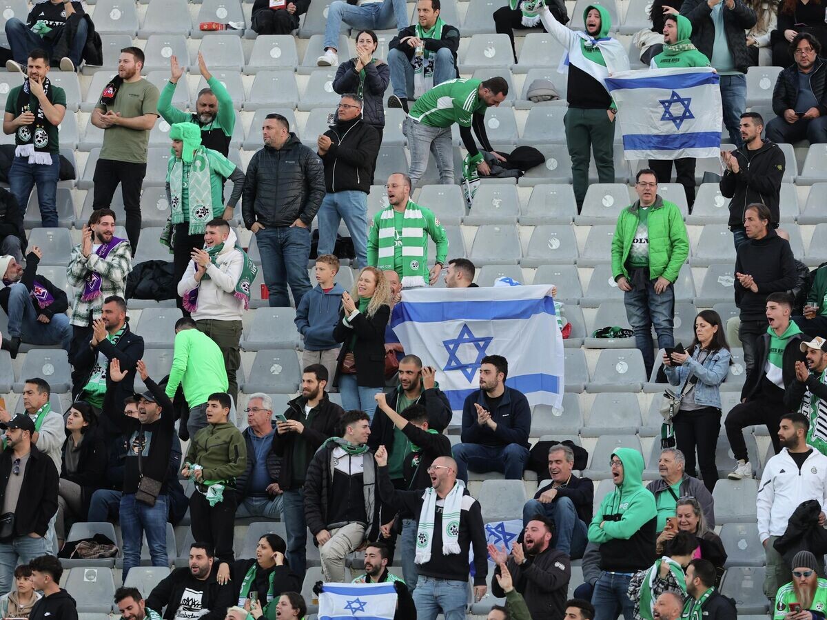    Болельщики ФК "Маккаби Хайф"© Getty Images / NurPhoto/Andrea Martini