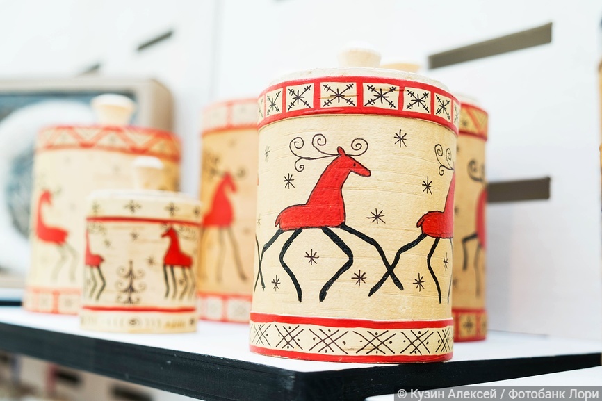 Банка из бересты с русской славянской мезенской росписью для крупы и других сыпучих продуктов (2019 год)