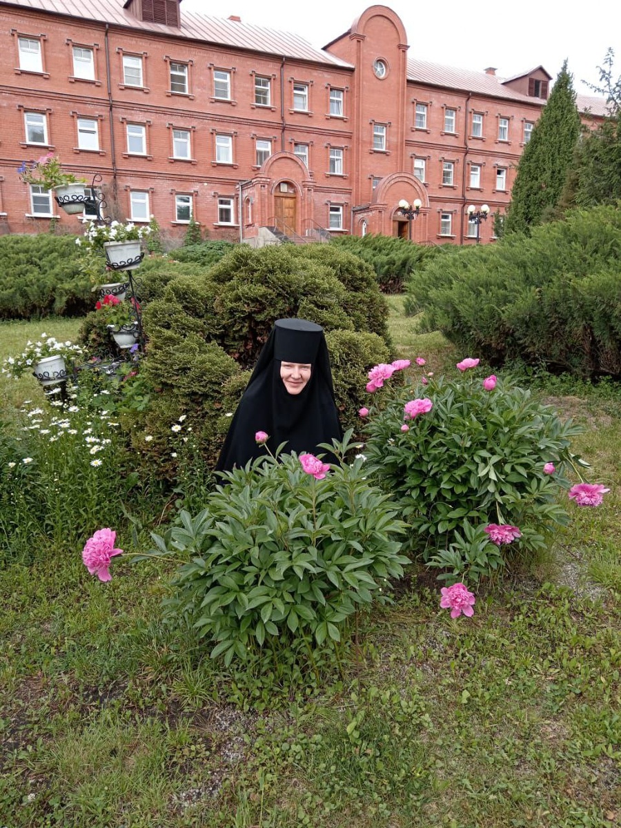 На фото не моя дочка! 