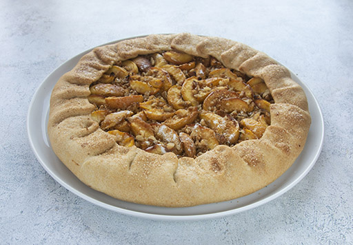 Галета с нектаринами из заварного теста