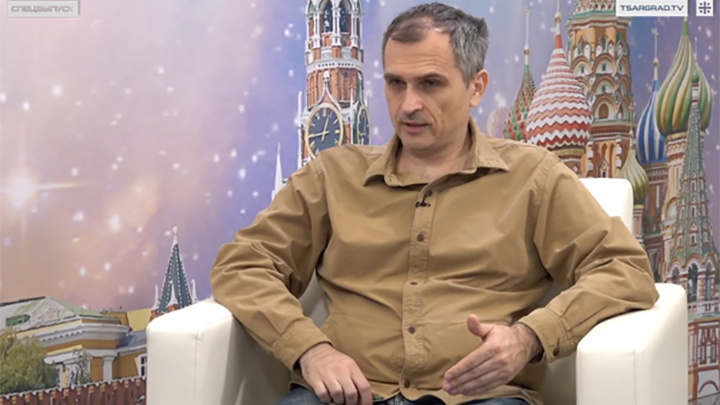    "Пишите! Достучимся до небес!" - призвал Юрий Подоляка. Фото: Царьград