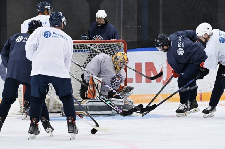    Орский «Южный Урал» покинули два защитника Антон Пичурин