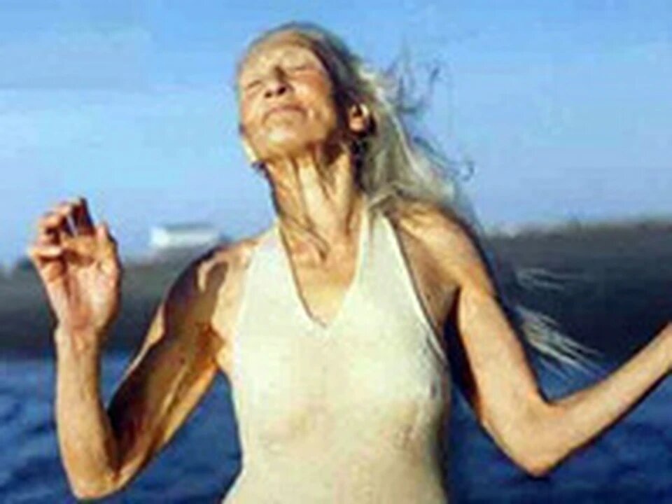 На фото Милли Купер, остававшаяся в той самой профессии вплоть до 96 лет и всю жизнь отдавшая профессии. Фото из открытых источников.