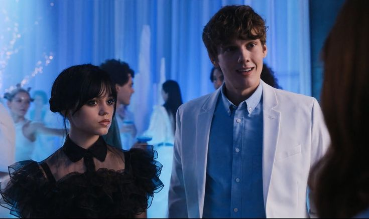 Тайлер в белом