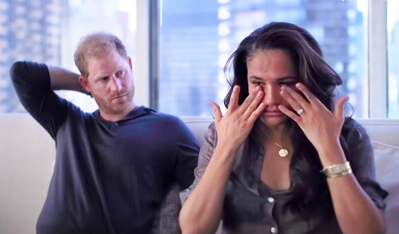 Меган Маркл, признаётся зрителям в 2022 году, что в расистском королевском дворце она никогда не чувствовала себя в безопасности.