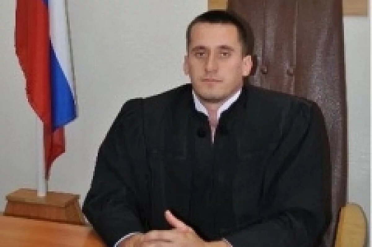    Оскопили, вонзили в глаз нож.