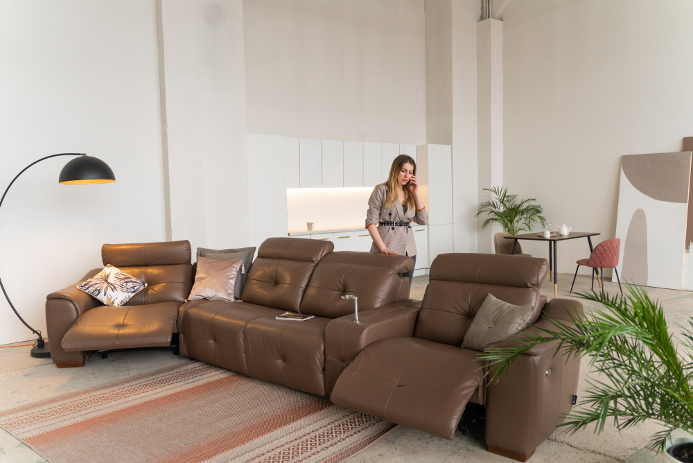 Диван «TEXAS NEO» - ТЕХАС НЕО: https://granistilia.ru/catalog/divany/kozhanye/divan-tehas-neo.html