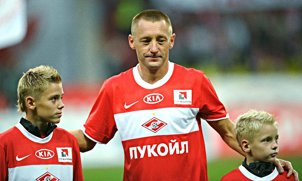 Полевой игрок против профессиональных футболистов Дании – это же было безумием