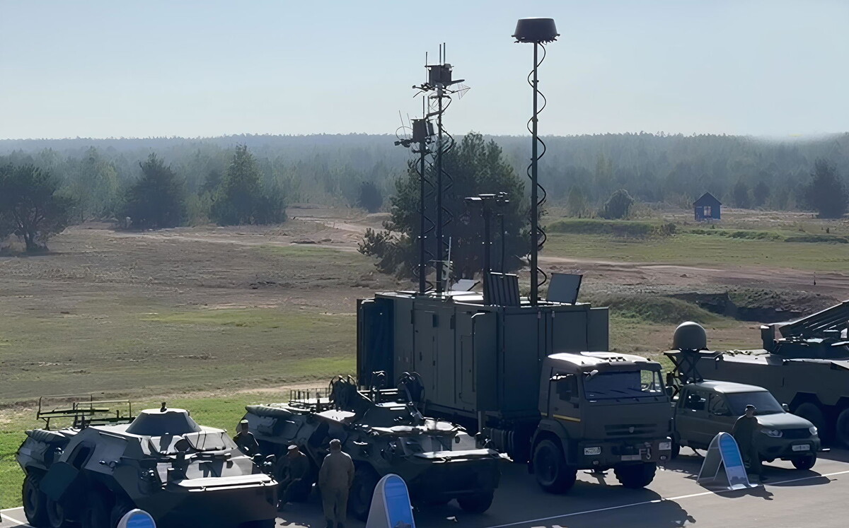   Комплекс радиомониторинга и радиоподавления УКВ связи Р-936 «Аэро»