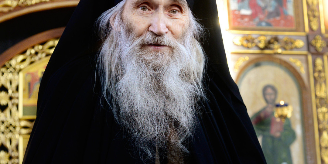 Никому не рассказывай о себе и своей семье, даже близким: советы старцев