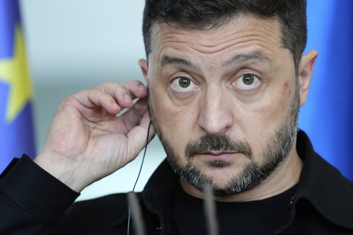     Владимир Зеленский / AP / Ebrahim Noroozi