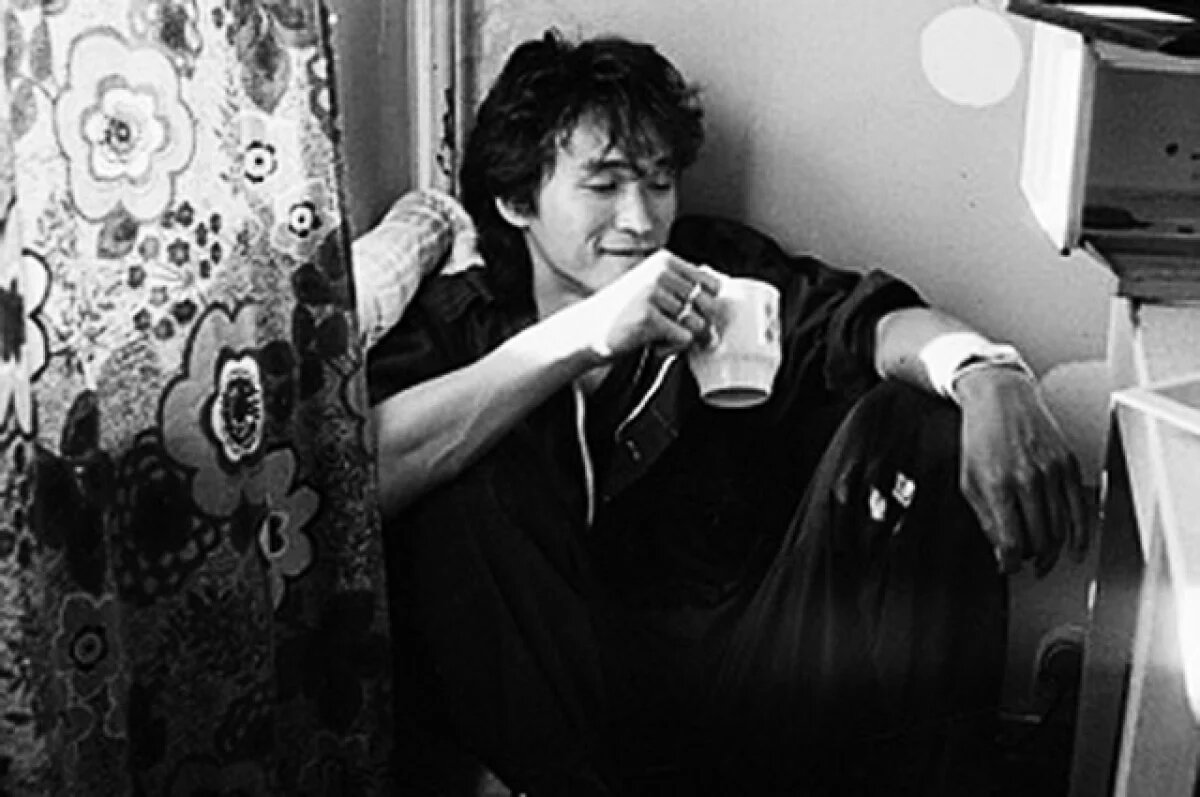    Восемь аншлагов за три дня.