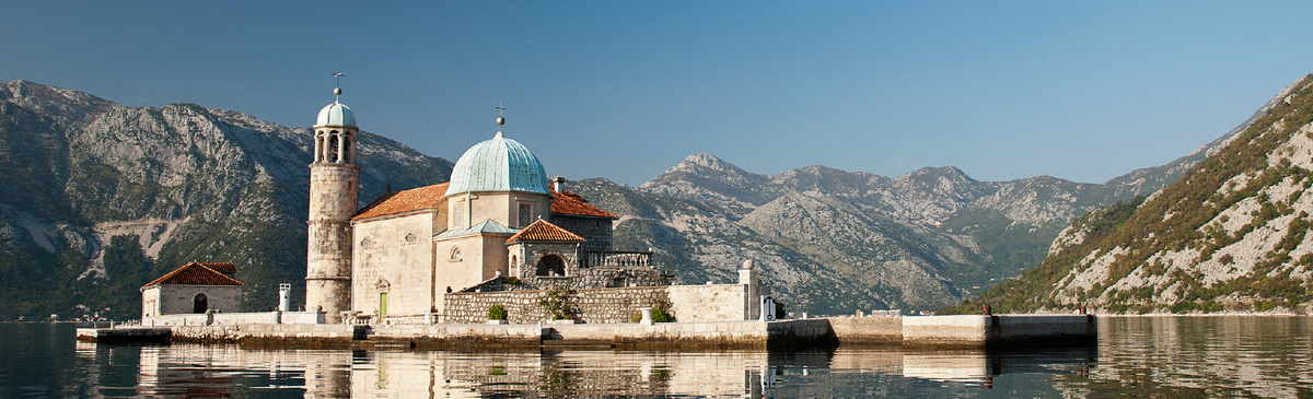 Церковь Богоматери на Рифе в Черногории